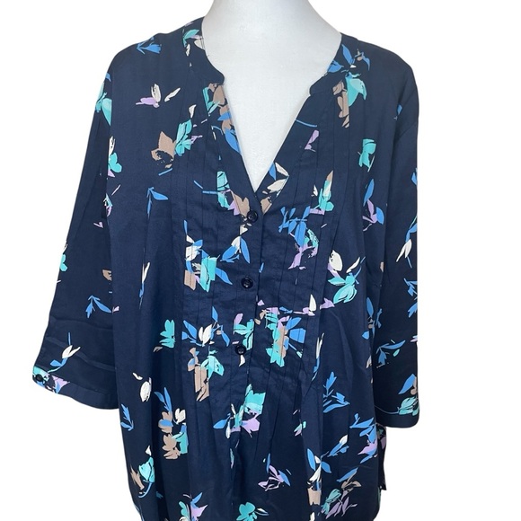 Catherines Top Plus Size 3XWP Pleated V-Neck Button Front 3/4 Sleeve Cotton Blue - Picture 2 of 9